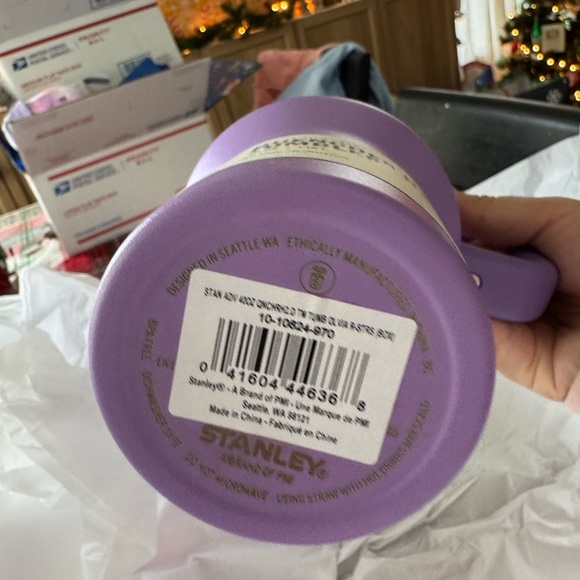 Olivia Rodrigo Stanley 40oz - Picture 3 of 3